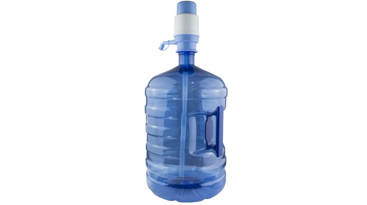 Bomba de água para garrafas PET de 12 a 20 litros com gargalo de 55mm sem a utilização de uma tampa de 5 galões.