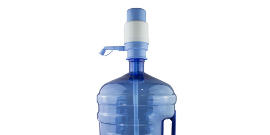 Accessoires. Pompe à eau pour les bonbonnes en PET de 12 à 20 litres avec un goulot de 55 mm sans avoir besoin d'un bouchon de 5 gallons.