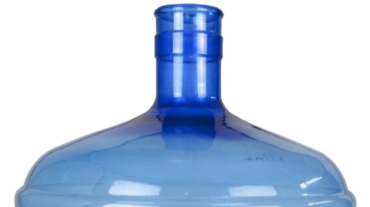 Bonbonne PET de 12 litres. Bouteille d'eau bleu