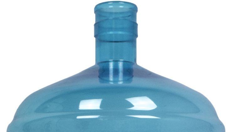 Bonbonne PET de 20 litres. Bouteille d'eau turquoise