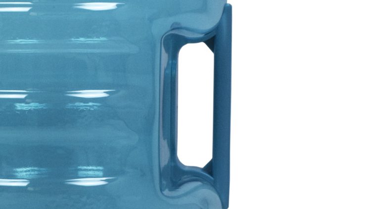 Bonbonne PET de 20 litres. Bouteille d'eau turquoise